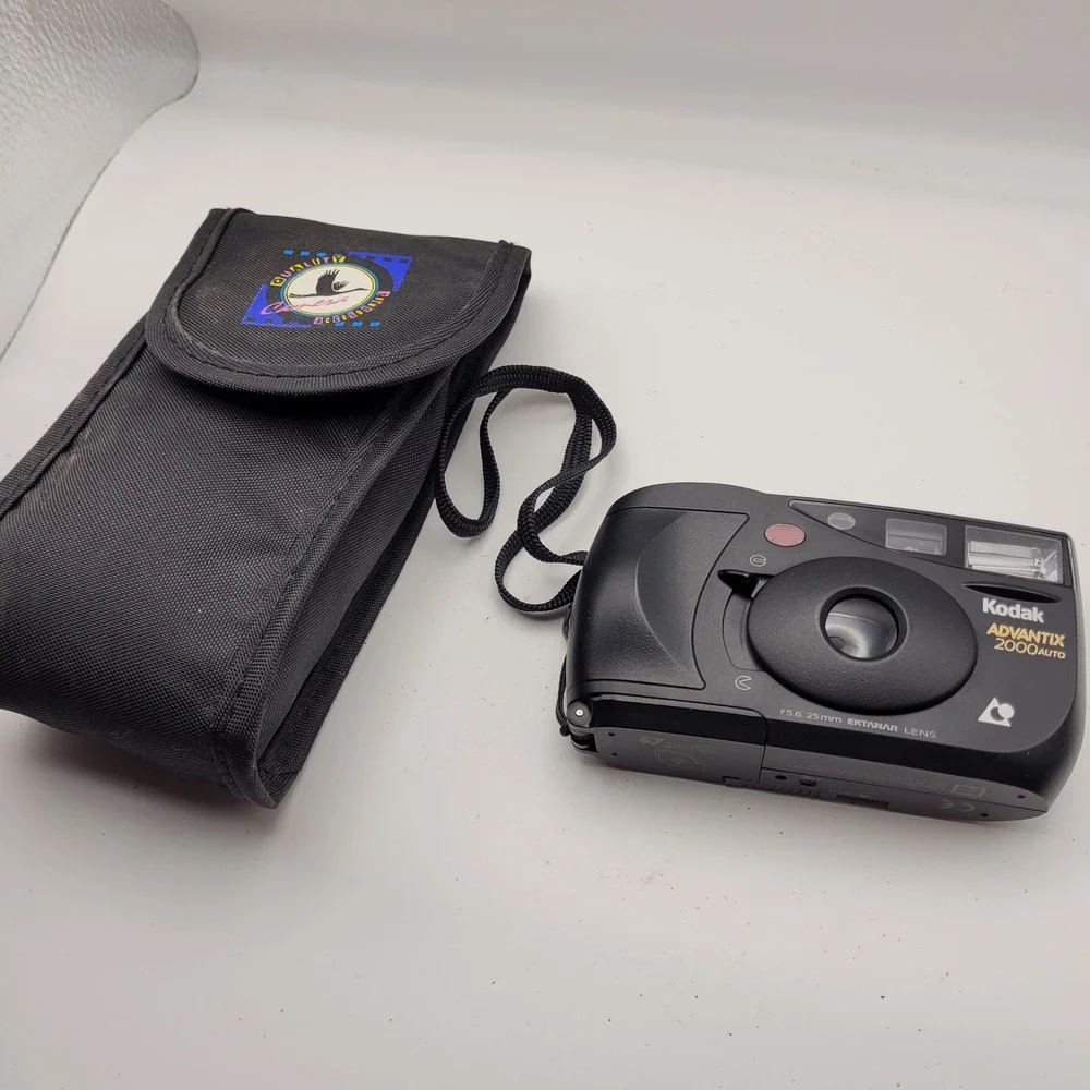 Kodak Advantix 2000 Auto APS Film Camera 25mm Ektanar Lens with Case and Manual